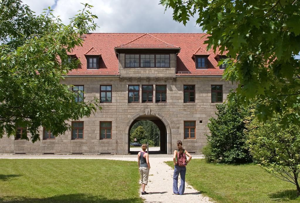 Zum Schwarzen Baeren Hotel Vohenstrauss Exterior photo