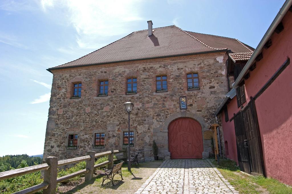 Zum Schwarzen Baeren Hotel Vohenstrauss Exterior photo